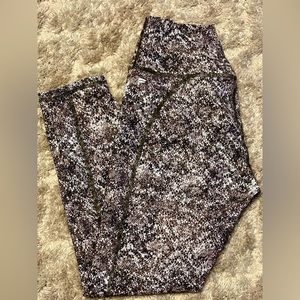 Women’s Fabletics leggings sz MED